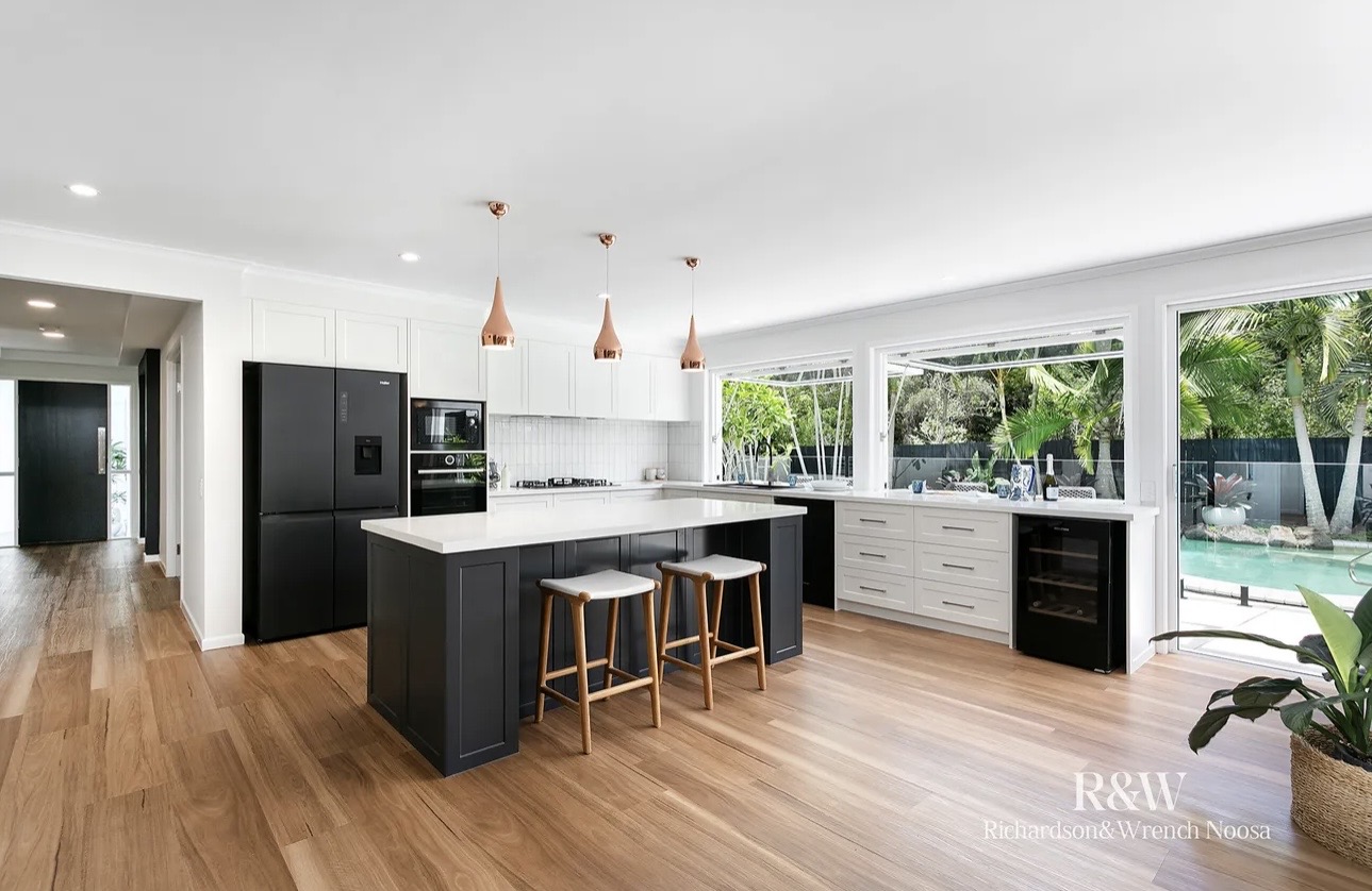 Mermaid Waters kitchen renovation with stone benchtops